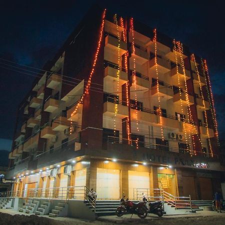 Hotel Prakash International Hetauda エクステリア 写真