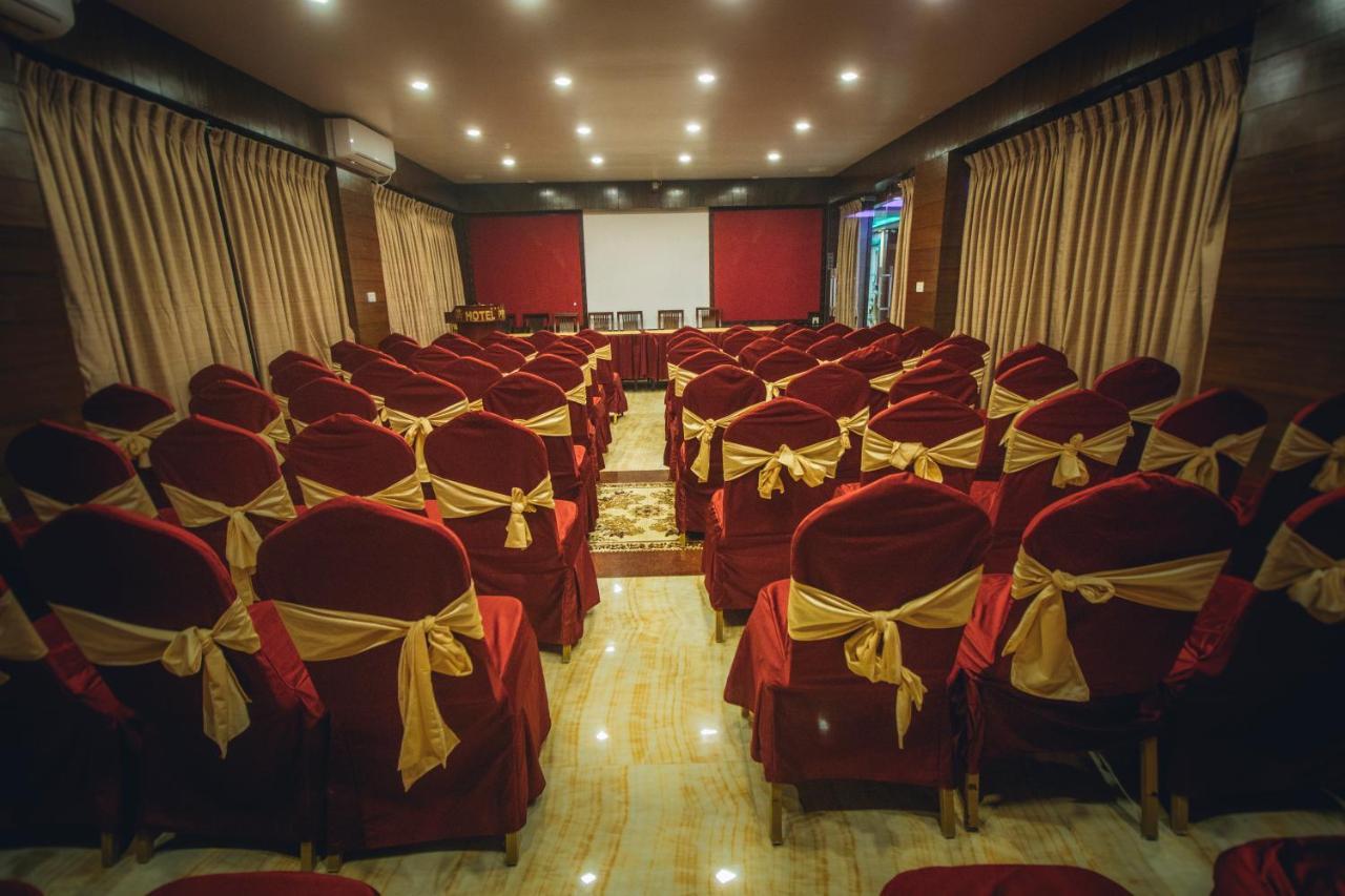 Hotel Prakash International Hetauda エクステリア 写真