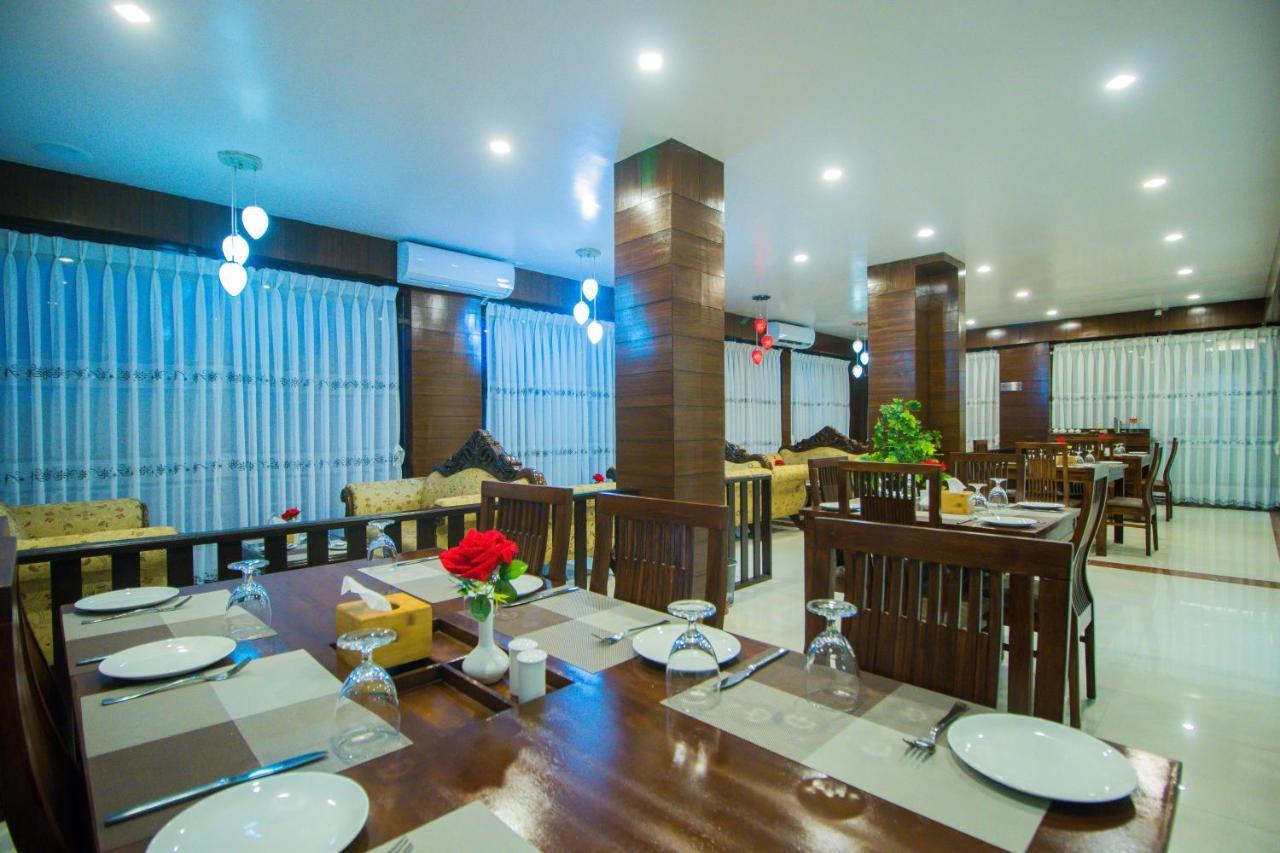 Hotel Prakash International Hetauda エクステリア 写真