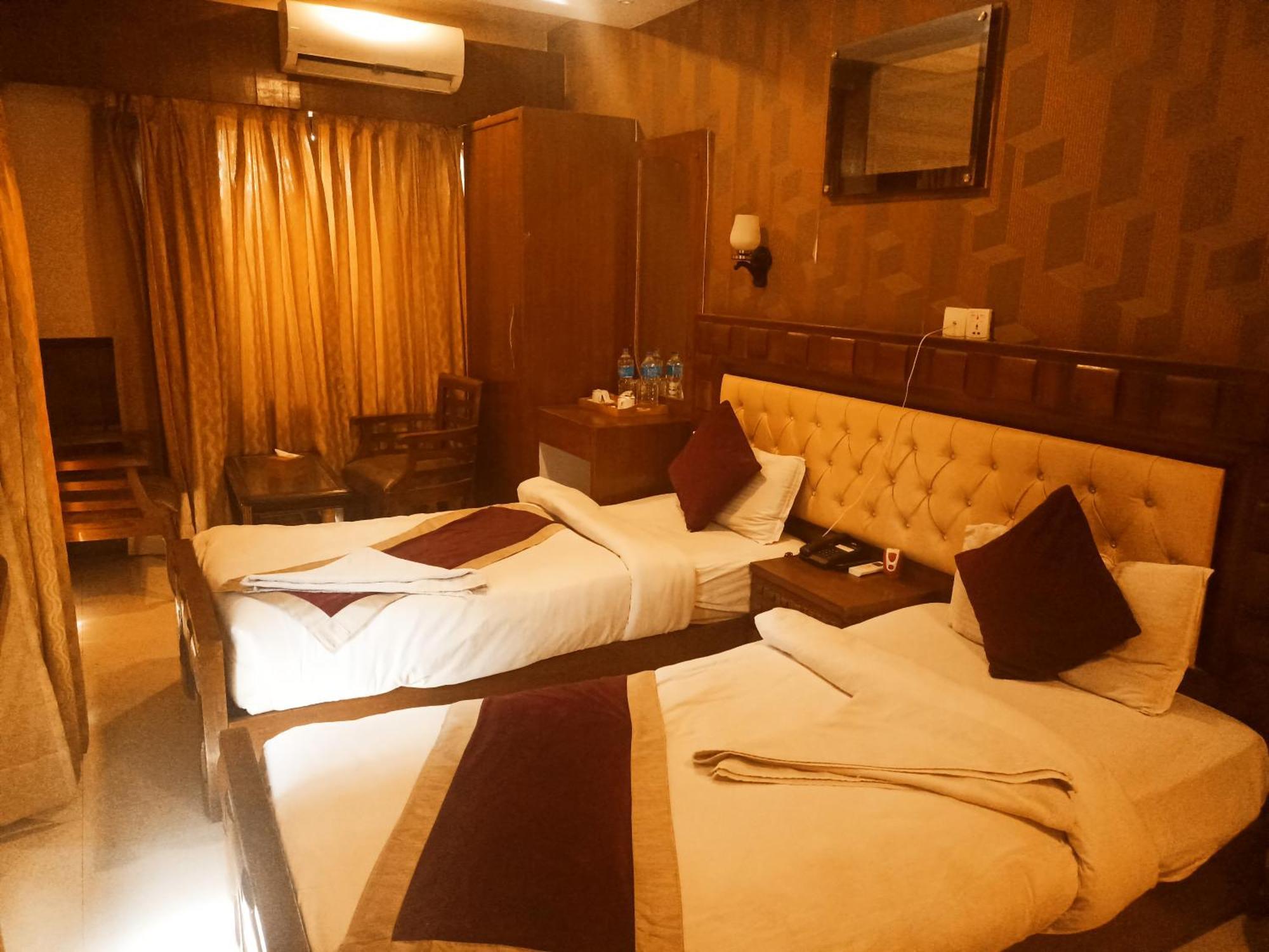 Hotel Prakash International Hetauda エクステリア 写真
